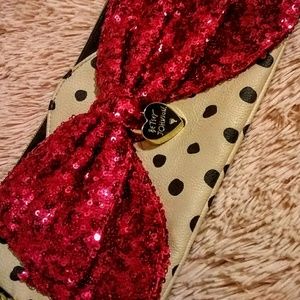 🎀Betsey Johnson clutch🎀